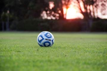 3-0连斩三大豪门 欧冠出局13.1亿战舰仍冲击三冠王 冠军悬念重启（配图示意）